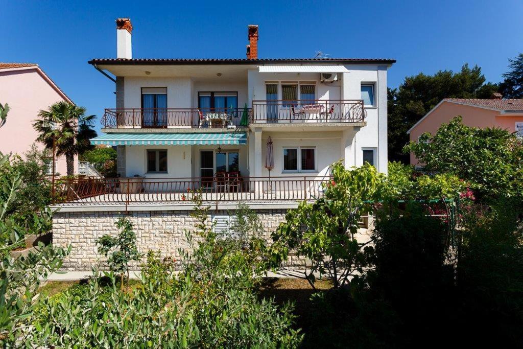 Apartmani Braut Kornić Exteriör bild