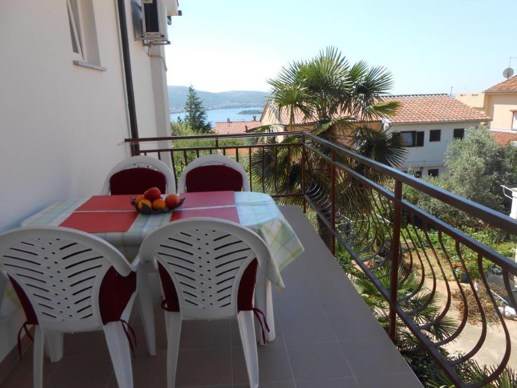 Apartmani Braut Kornić Exteriör bild