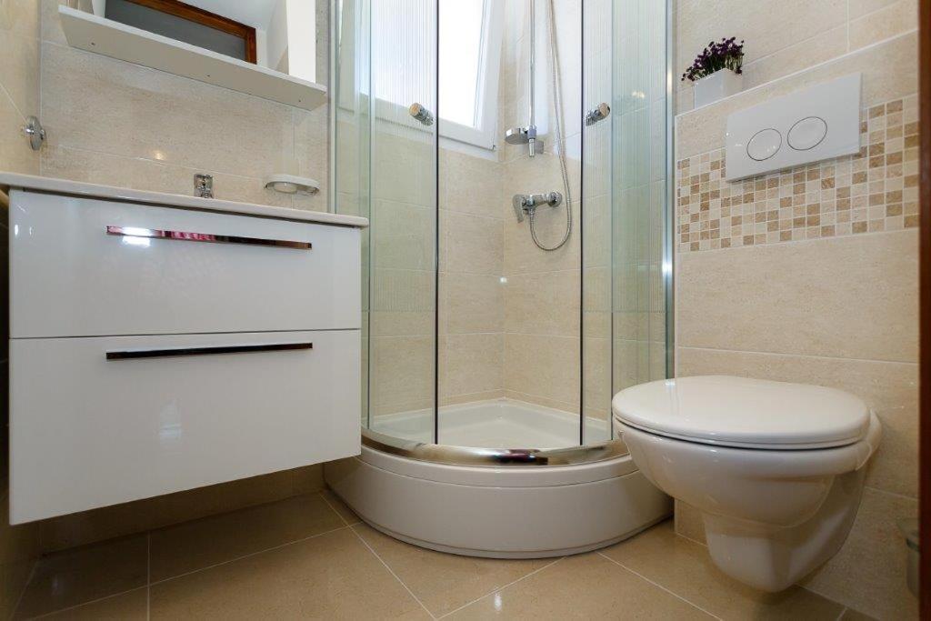 Apartmani Braut Kornić Exteriör bild