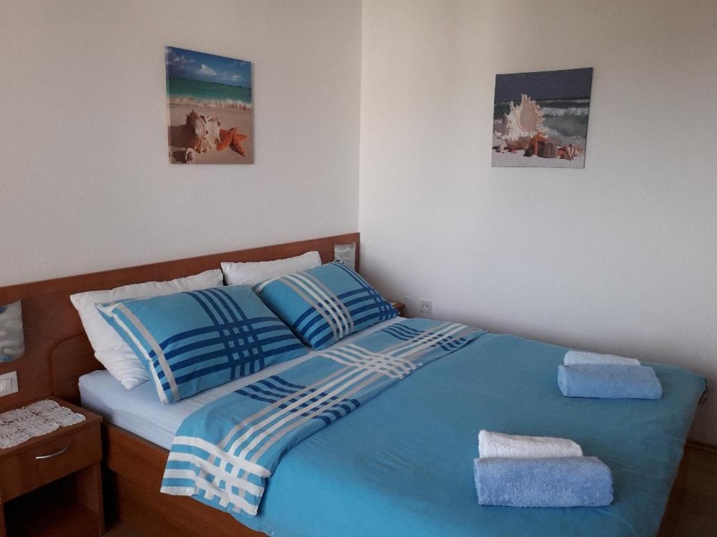 Apartmani Braut Kornić Exteriör bild