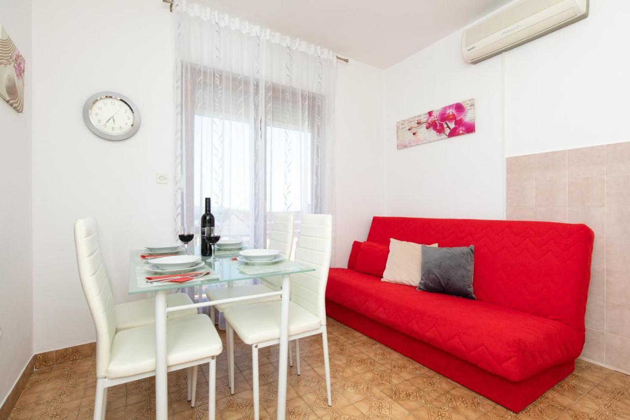 Apartmani Braut Kornić Exteriör bild