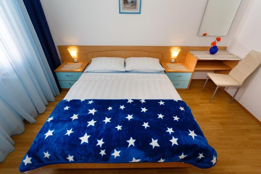 Apartmani Braut Kornić Exteriör bild