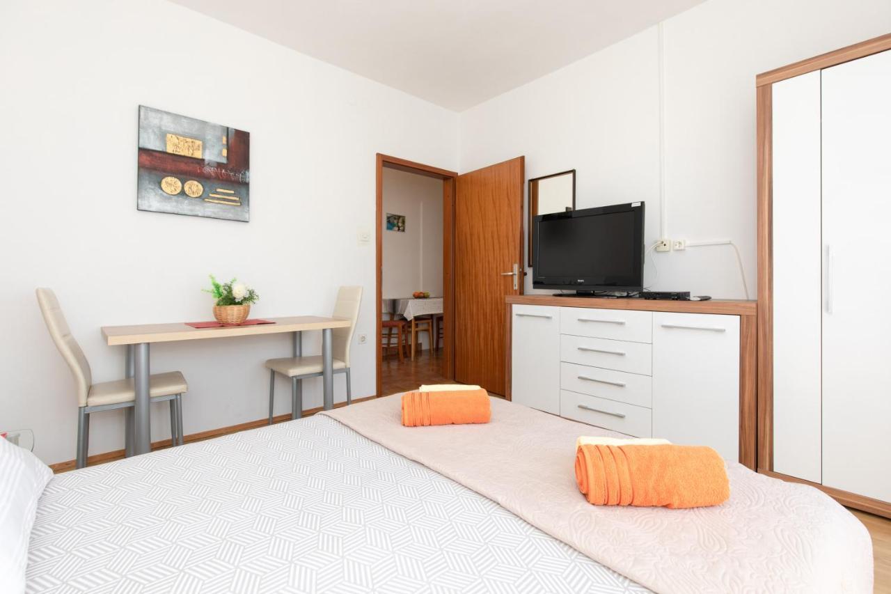 Apartmani Braut Kornić Exteriör bild