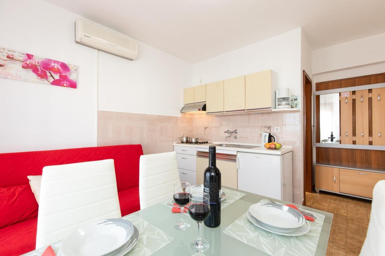 Apartmani Braut Kornić Exteriör bild