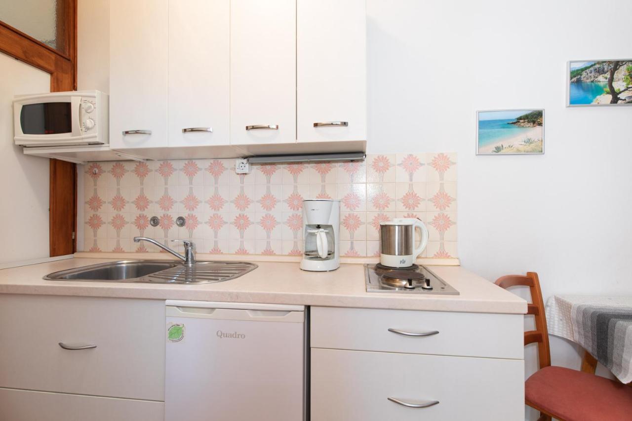 Apartmani Braut Kornić Exteriör bild