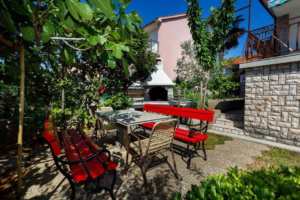 Apartmani Braut Kornić Exteriör bild