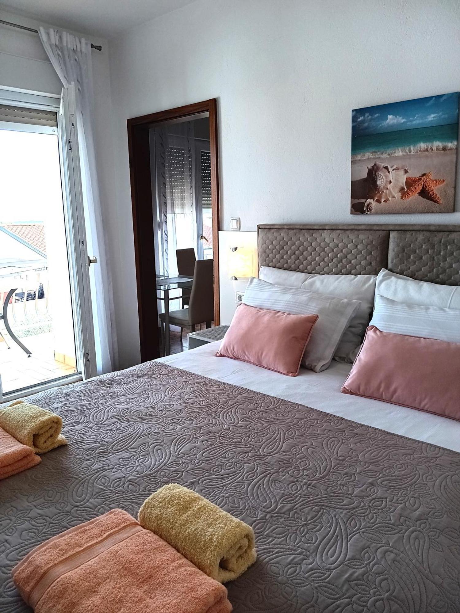 Apartmani Braut Kornić Exteriör bild